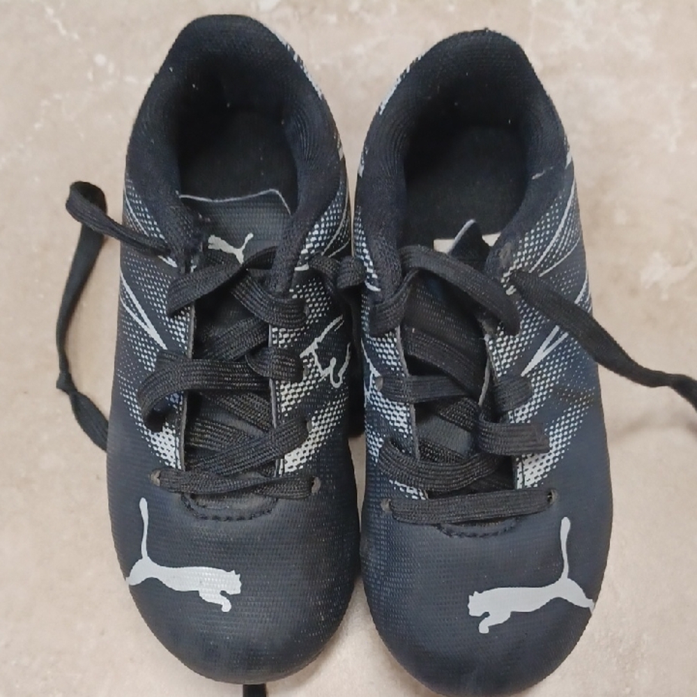 Puma Kids Attacanto Cleats, Size 9